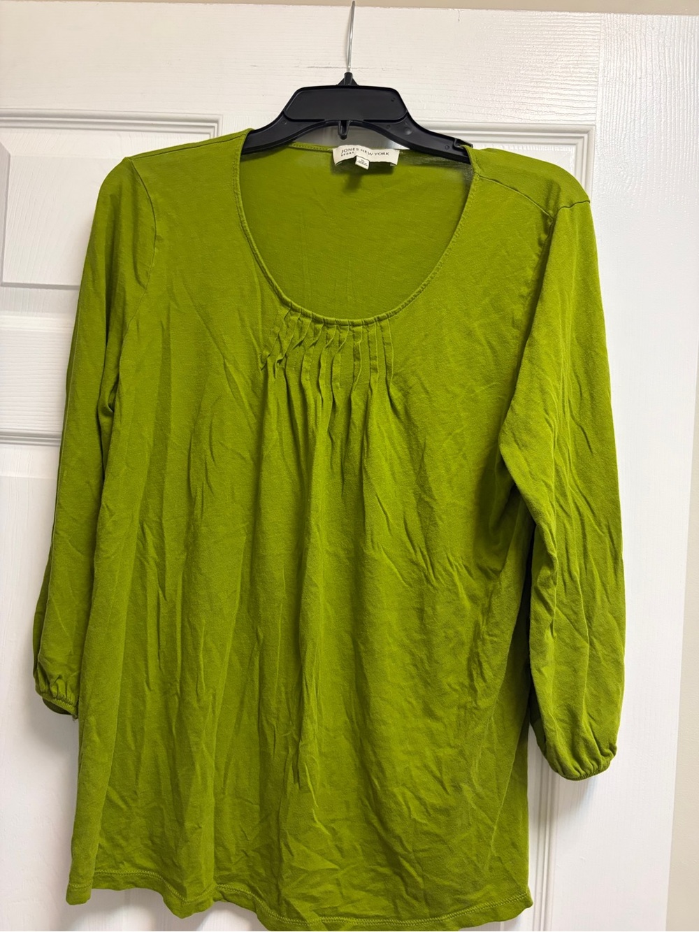 Jones New York Green Pleated Scoop Neck Women's Top